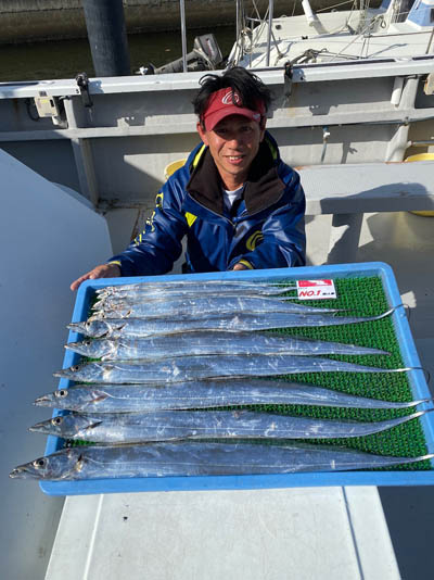 午前タチウオ便 安い 大阪湾の釣り船 チャーター船釣人家 釣り船 大阪湾 兵庫県 シーバス船 タチウオ チヌ